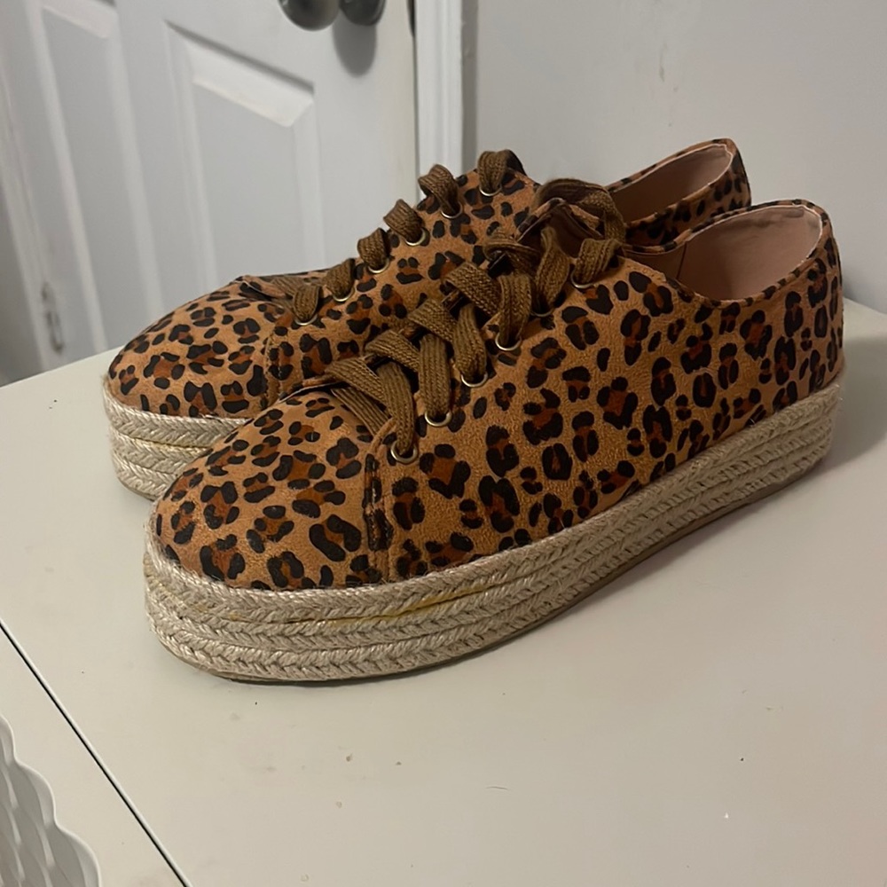 Leopard platform sneaker
